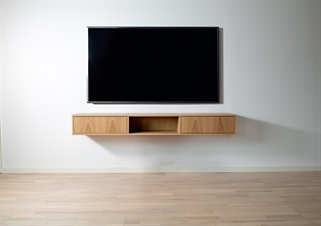 Klim Furniture | Væghængt TV - bord | Eg klare olie